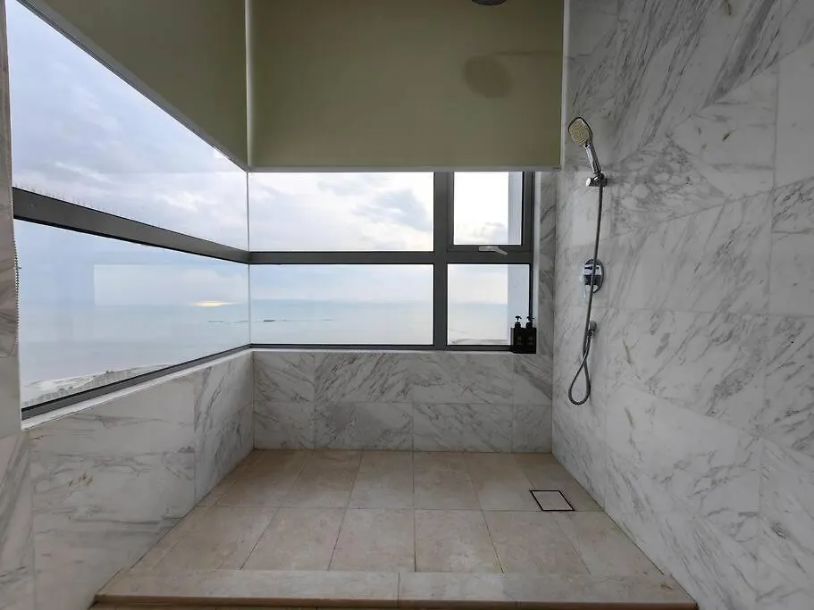 Attic Luxury Penthouse Ktv/Pool/Ps 4/Mahjong Appartement Malacca Maleisië